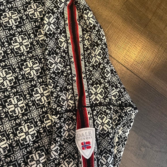 Brand New women’s Dale of Norway Firda Sweater in size M with tags. - Picture 13 of 13